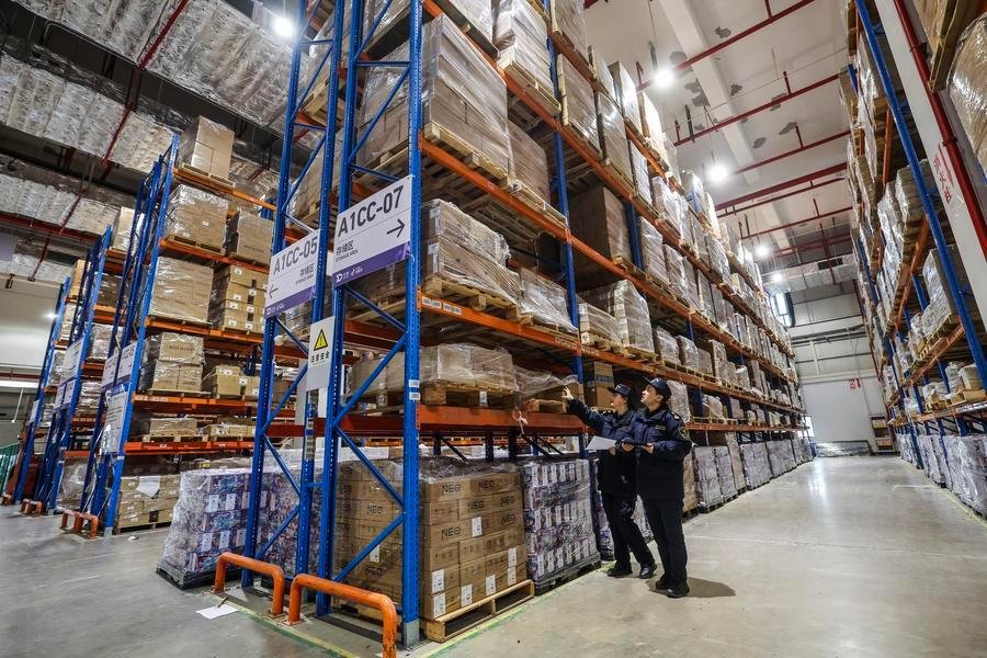 Komentár agentúry Xinhua: Úloha Číny ako stabilizátora globálnych dodávateľských reťazcov sa v čase turbulencií posilňuje