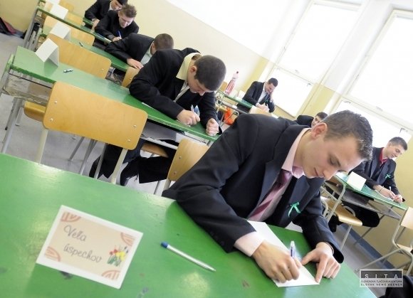 Študenti v nasledujúcich dňoch absolvujú ústnu maturitu