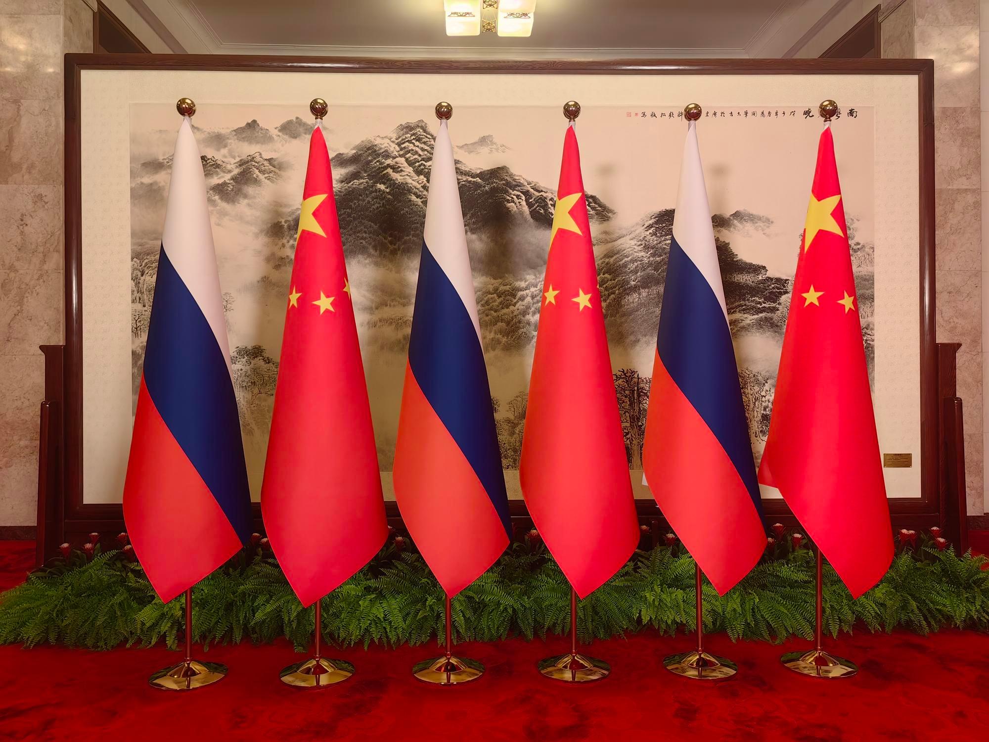 Putin a Si Ťin-pching rokujú v Pekingu: Hovoria o partnerstve aj ekonomike