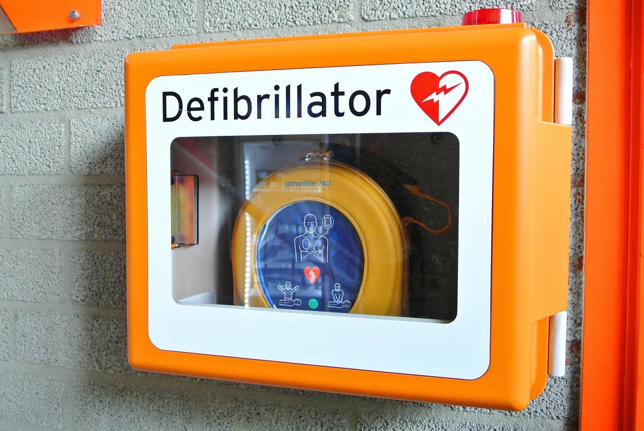 Do centrálneho registra v apríli pribudlo 61 externých defibrilátorov