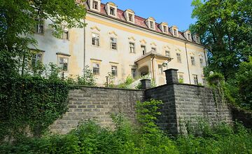 Z kedysi známej psychiatrie v Bytčici ostala ruina. Ľudia spomínajú na nemocnicu, park aj atmosféru
