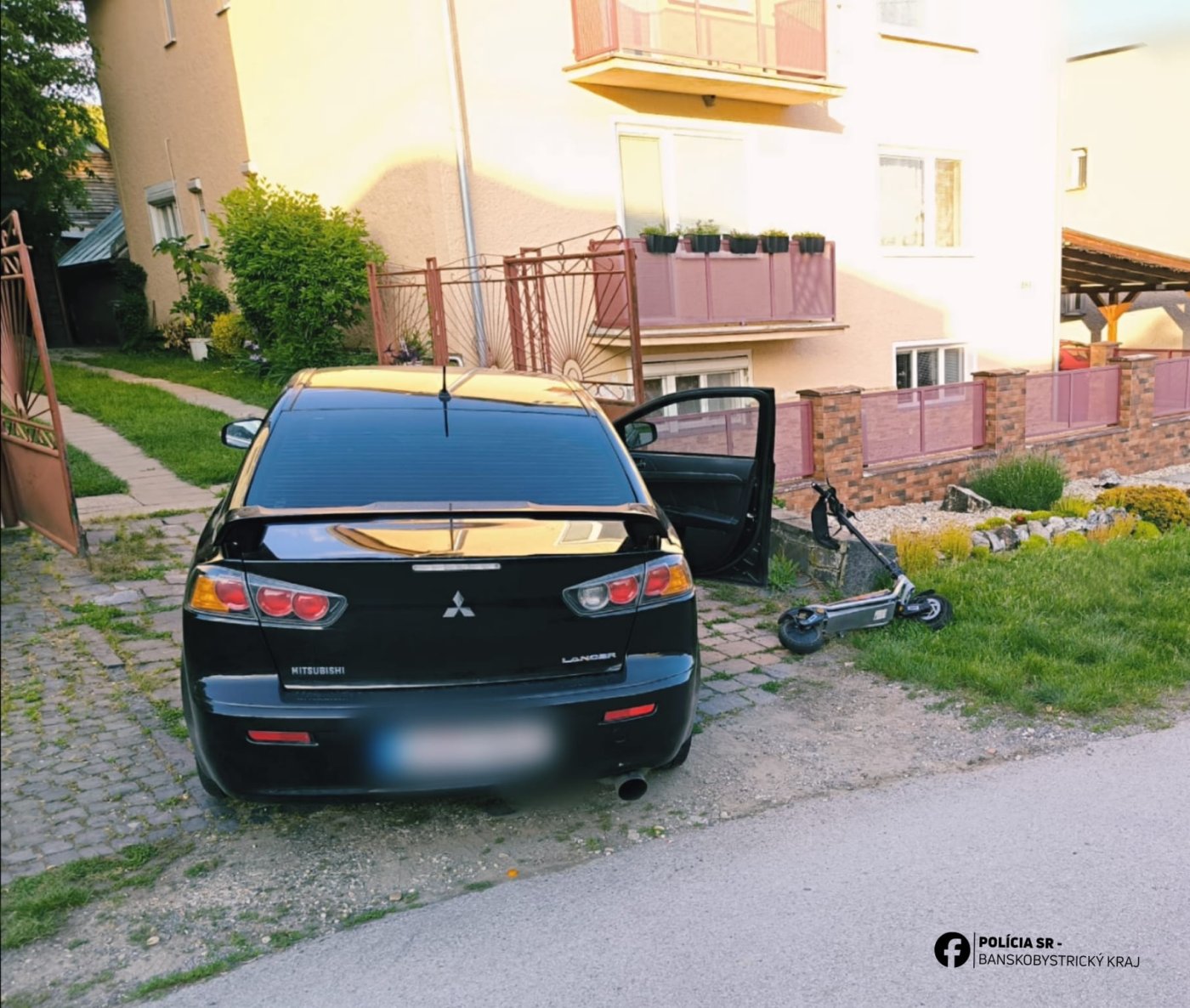 Auto sa zrazilo s kolobežkárom: Chlapec (13) utrpel poranenia, zasahoval vrtuľník