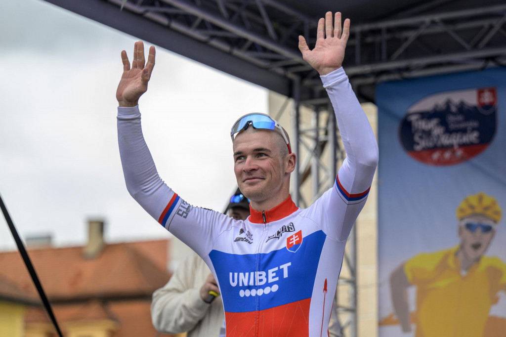 Slovenský cyklista Lukáš Kubiš absolvuje premiéru na talianskych pretekoch Giro d´Italia FOTO TASR/V. Mihaliková