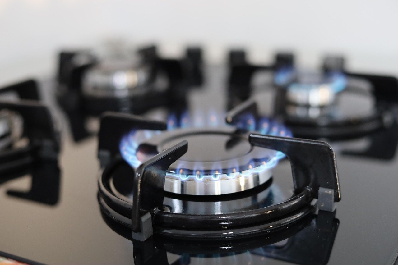 Novela zákona o energetike má sprísniť pravidlá pre domácnosti
