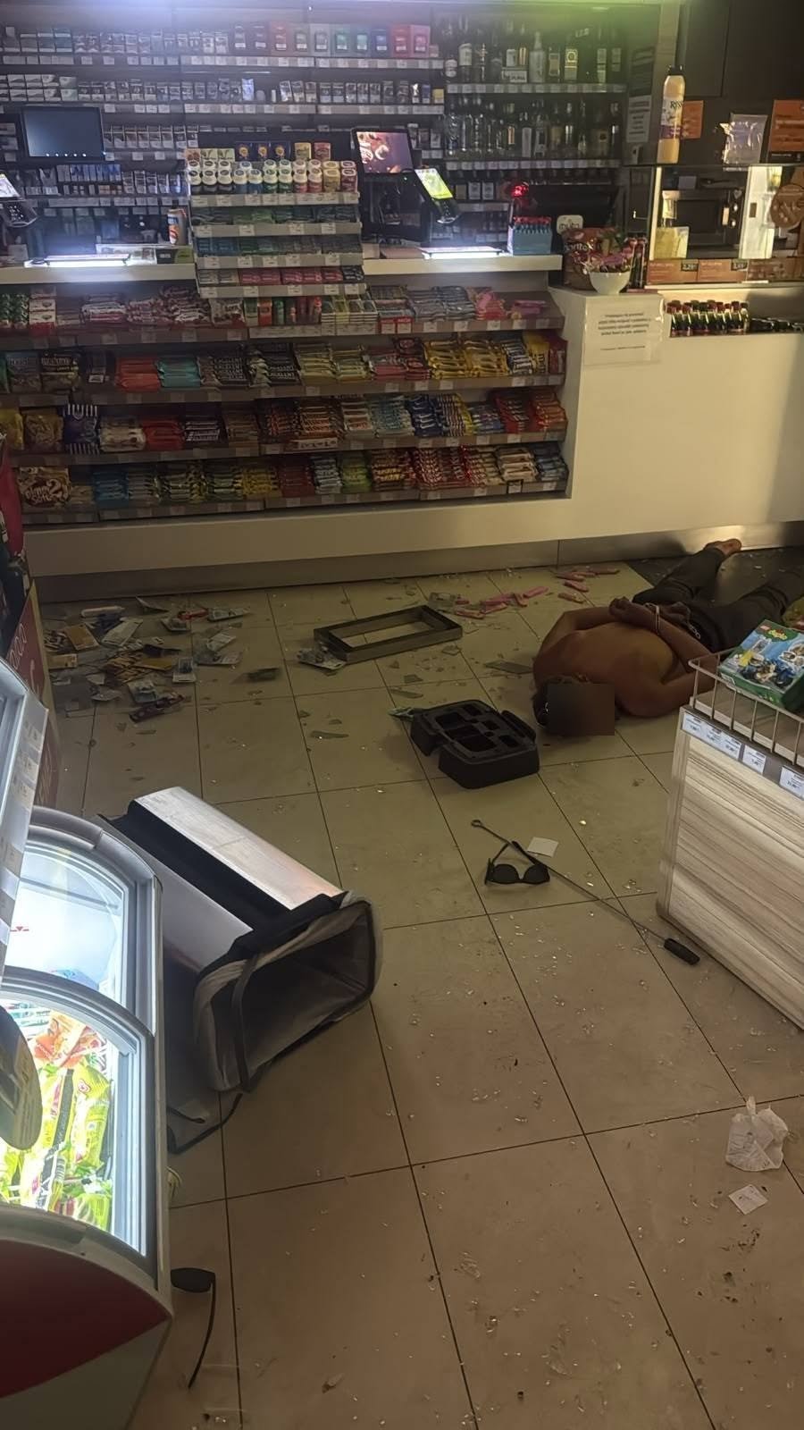 Zadržali muža pri vlámaní sa do čerpacej stanice v Trstenej