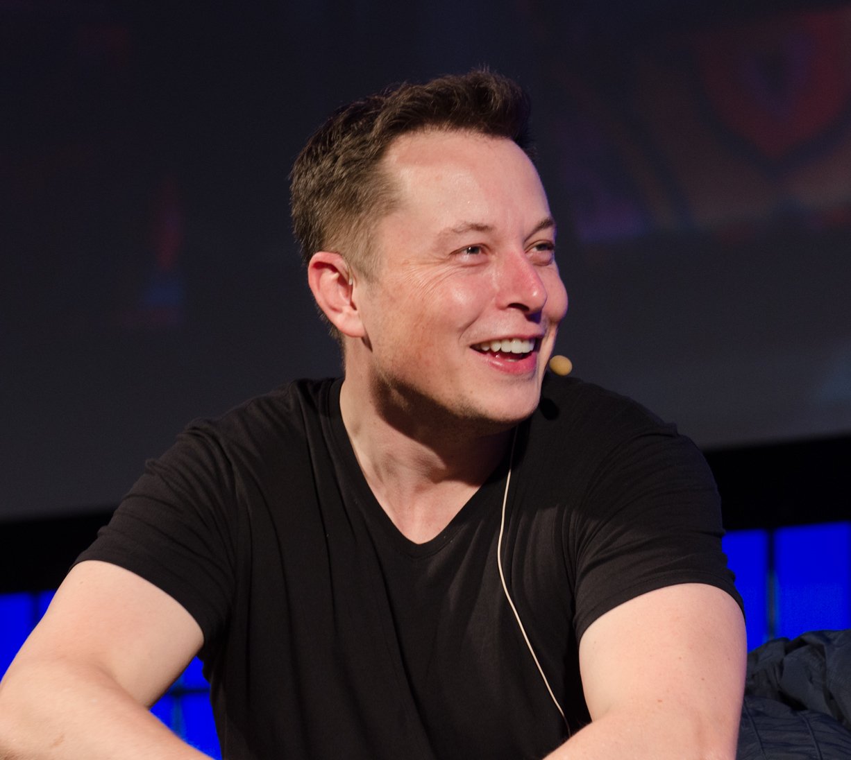 Elon Musk podľa odhadov prekročil hranicu bilióna dolárov. SpaceX zažila rekordný debut na burze