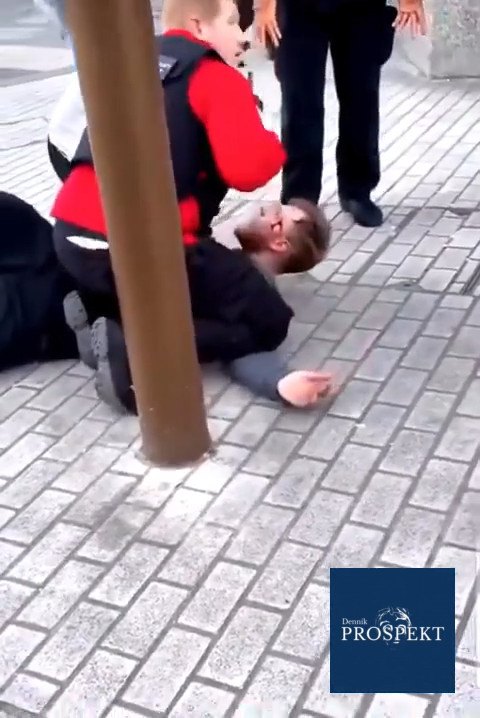 VIDEO Ďalší Henry Nowak? Po pouličnej bitke zadržali len krvácajúceho belocha
