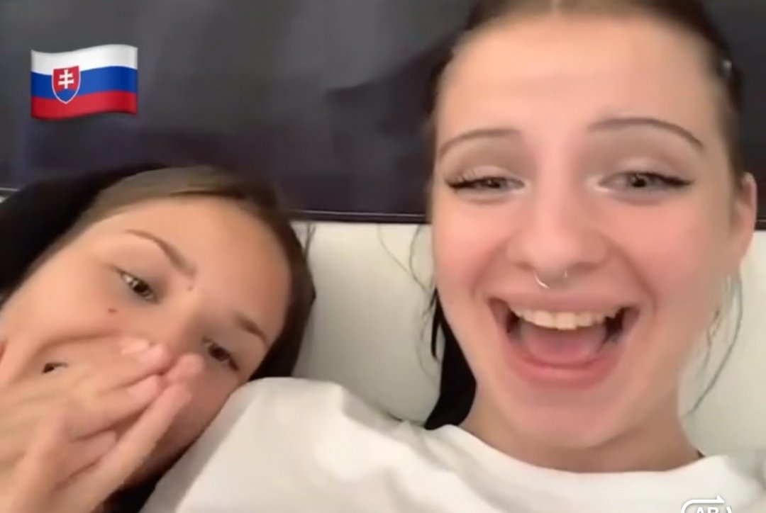 Slovenky, ktorým Itay zaspieval po slovensky boli nadšené a dojaté.