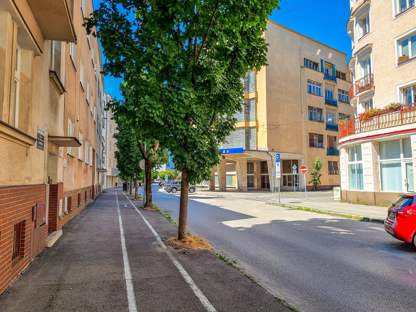Poškodené plynové potrubie spôsobilo chaos v Žiline: Evakuovali ulicu aj autobusovú stanicu