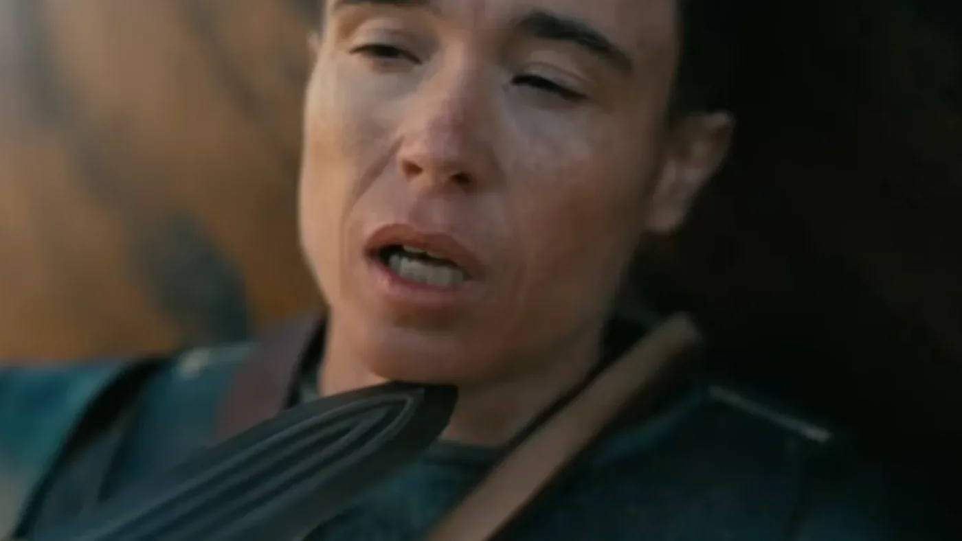Ellena Page prešla premenou zo ženy na muža a teraz sa volá Elliot Page. V novom filme hrá mužskú postavu. Ľudia jej vyčítajú, že ženu v sebe nikdy nezaprie.