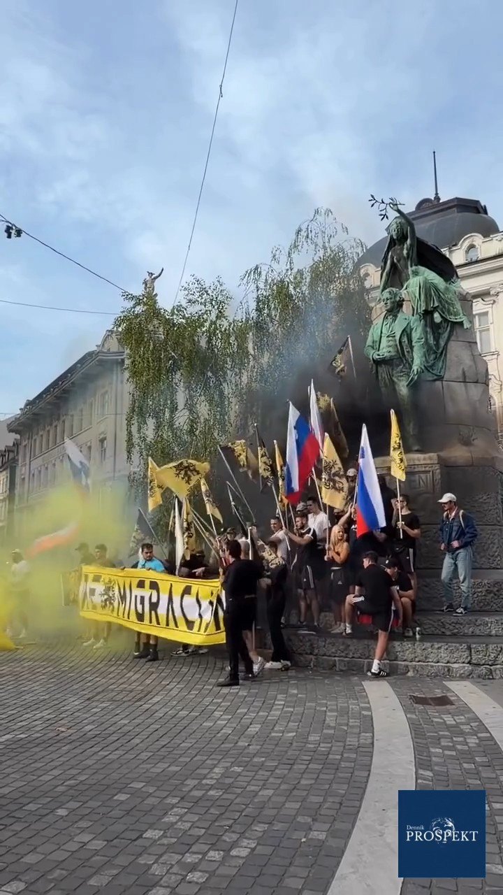 Slovinci vyrazili do ulíc, aby vyslali jasný signál: