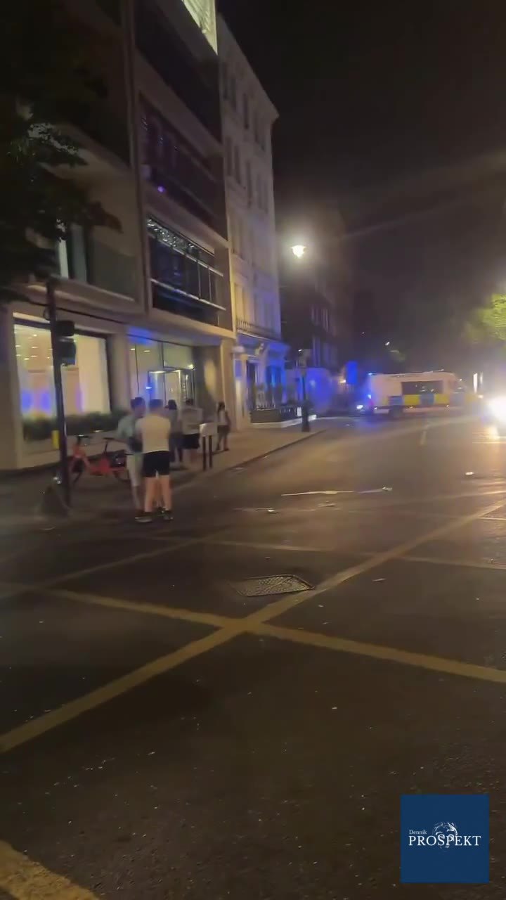 Moroccans fans shouting Palestine and swearing at police officers in London Edgware rd riot lady said you ruined Middle East
Zonjy · Original audio
Zonjy · Original audio
Zonjy · Original audio
Zo