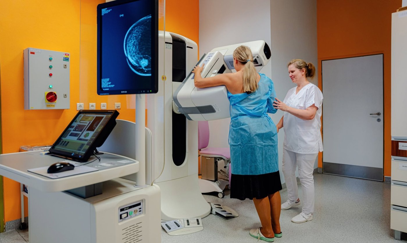 Pacientky chránia počas chemoterapie novou metódou. Kryoterapia pomáha zmierniť nežiaduce účinky liečby