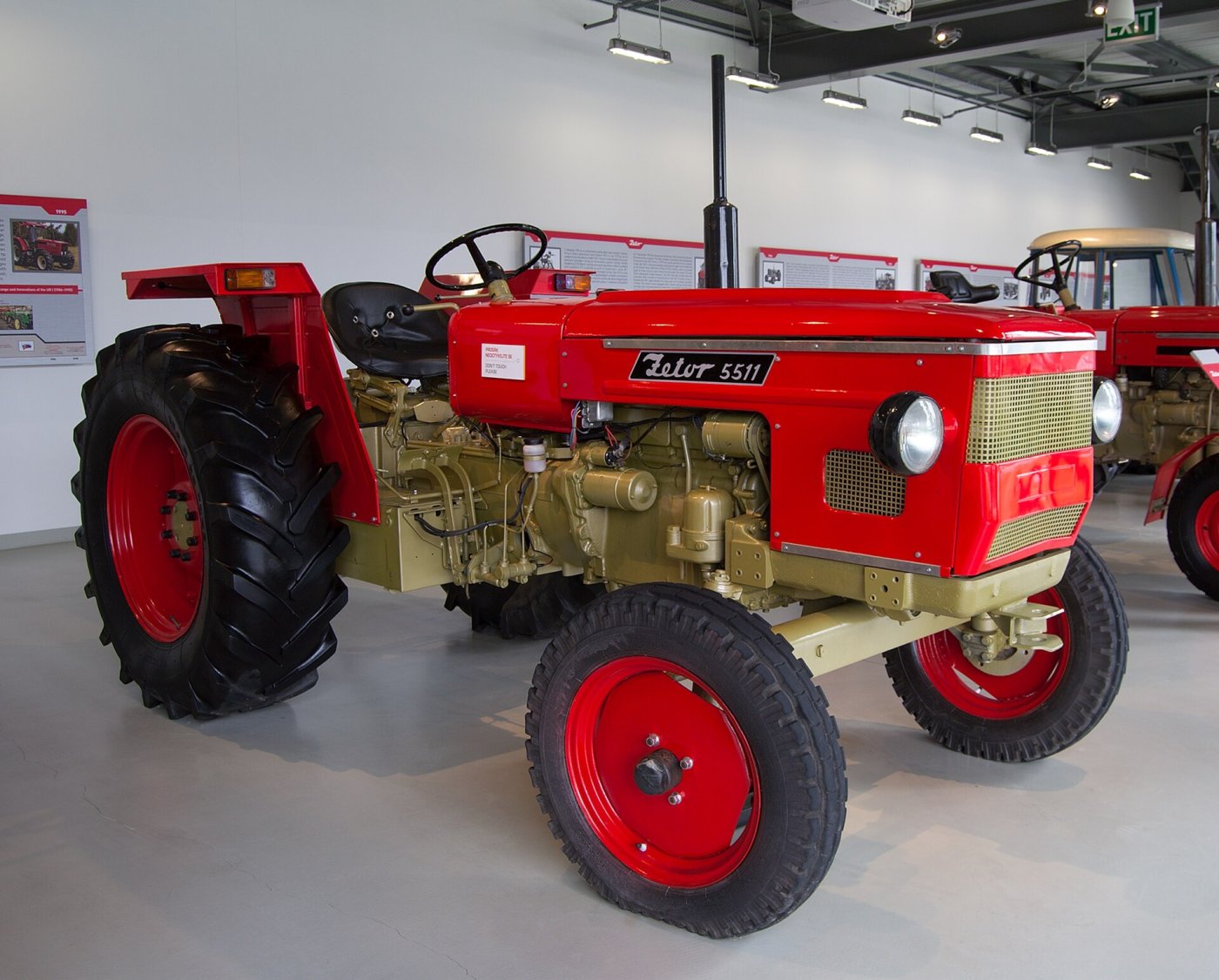 Foto: Kirk / Wikimedia Commons, CC BY-SA 4.0 · https://commons.wikimedia.org/wiki/File:Zetor_5511_2_Zetor_Gallery.jpg
