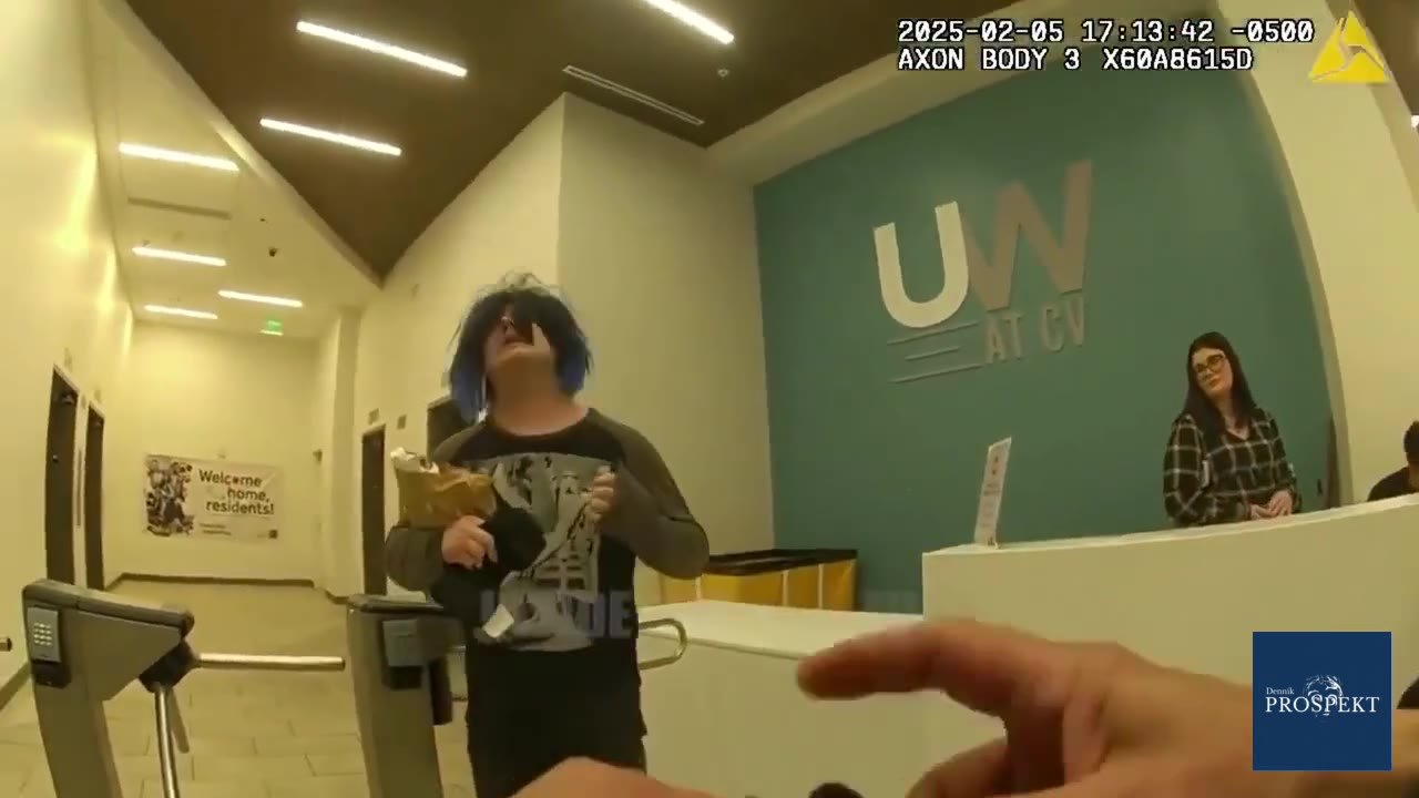 VIDEO Hysterická scéna, jačanie a besnenie. Dôvod? Policajti oslovili muža zámenom ON