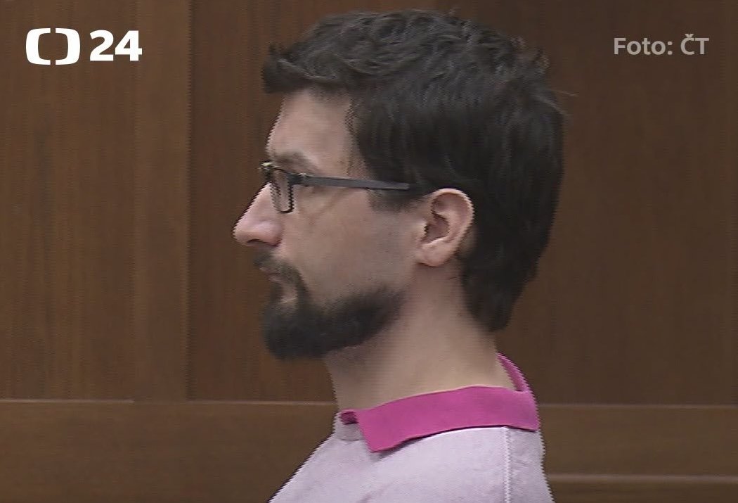 Muž, ktorý polial ženu benzínom a zapálil ju, strávi vo väzení 24 rokov