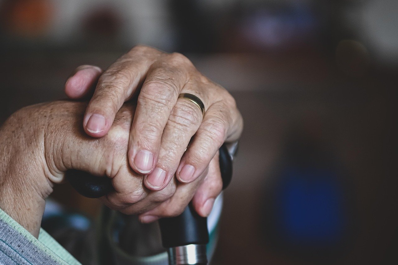 Domovy pre seniorov hlásia plný stav: Na miesto čaká takmer 12-tisíc ľudí, rodiny podávajú žiadosti roky vopred