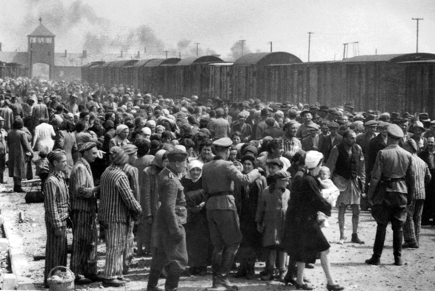 Pamätný deň rómskeho holokaustu: Pred 82 rokmi nacisti zavraždili tisíce Rómov v Auschwitz-Birkenau