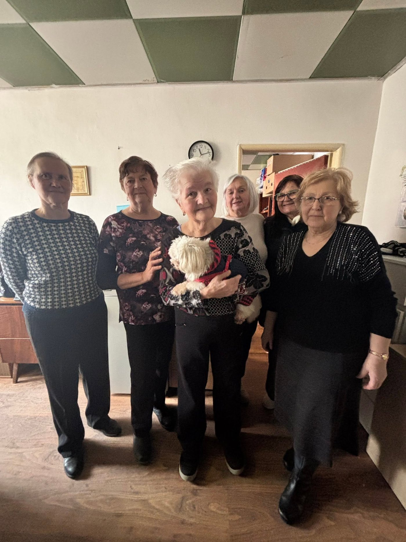 88-ročná Elena Zimová zo Zvolena pomáha tým, ktorí to najviac potrebujú: Rozdáva oblečenie, jedlo aj nádej