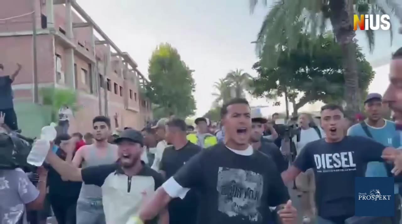 Migranti tvrdia, že zaplatili prevádzačom a po neúspešnom pokuse dostať sa do Ceuty zostali bez peňazí