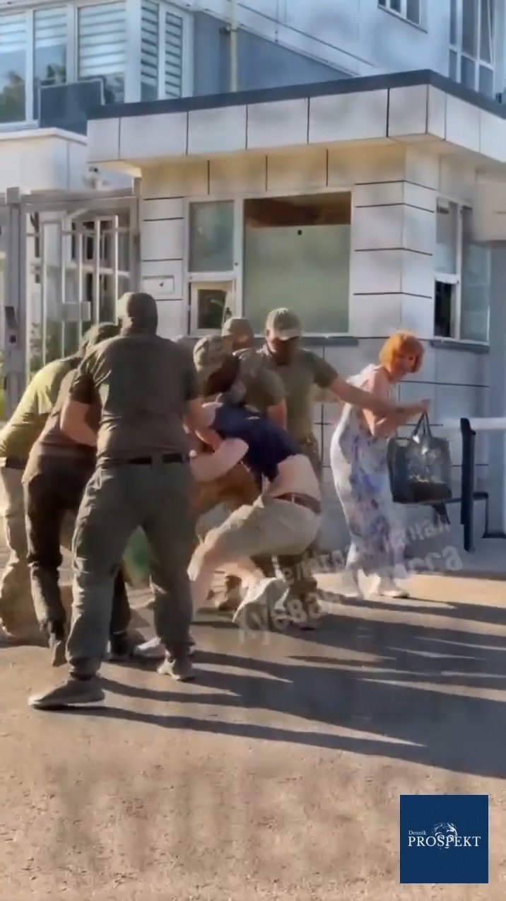 VIDEO Schyľuje sa na Ukrajine k občianskej vojne? Protesty proti odvodom a Zelenskému