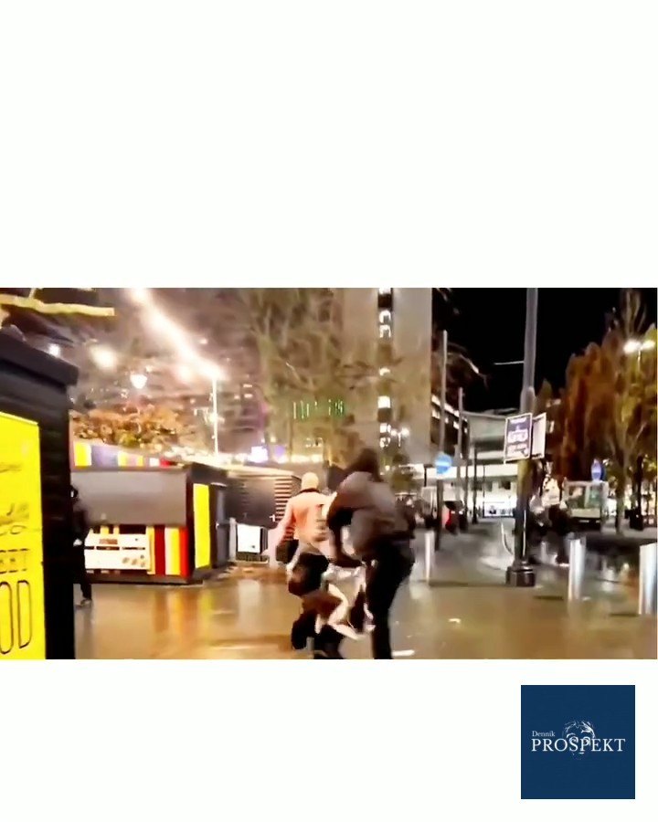 Popis k videu hovorí, že moslimovia zaútočili na trans ľudí.