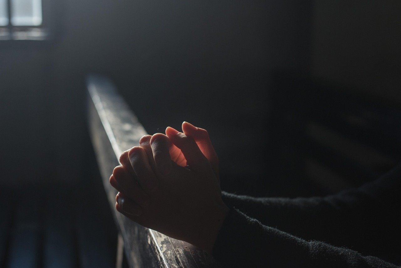 Keď chýba benzín, treba sa modliť: Ruský metropolita vyzýva veriacich, aby prosili aj za lacnejšie hypotéky