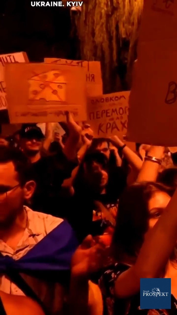 Masové demonštrácie na Ukrajine sú realitou. Teraz o nich prehovoril aj český politik Jiří Paroubek.