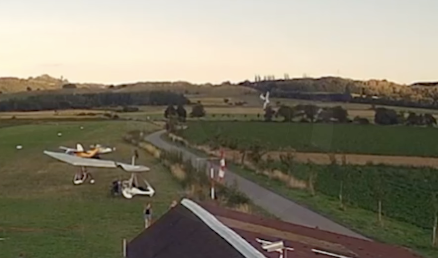 VIDEO V Česku sa krátko po vzlete zrútilo malé lietadlo: Pilot neprežil