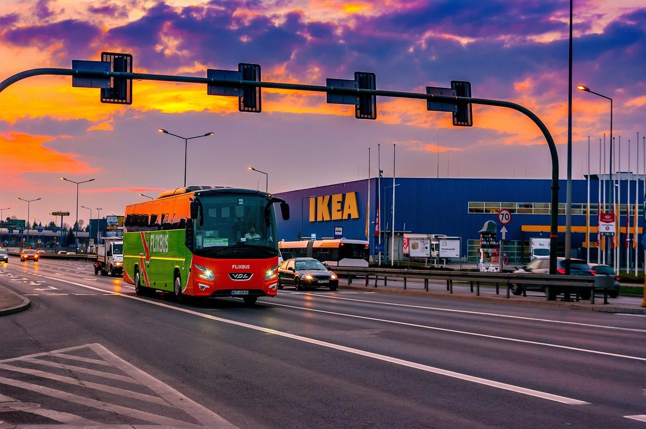 IKEA výrazne zlacňuje stovky výrobkov: Zmena sa dotkne nábytku, kuchyne aj potravín